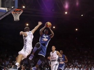 Dunk Yakhouba Diawara, France-Grande Bretagne, Orléans- 7 juillet