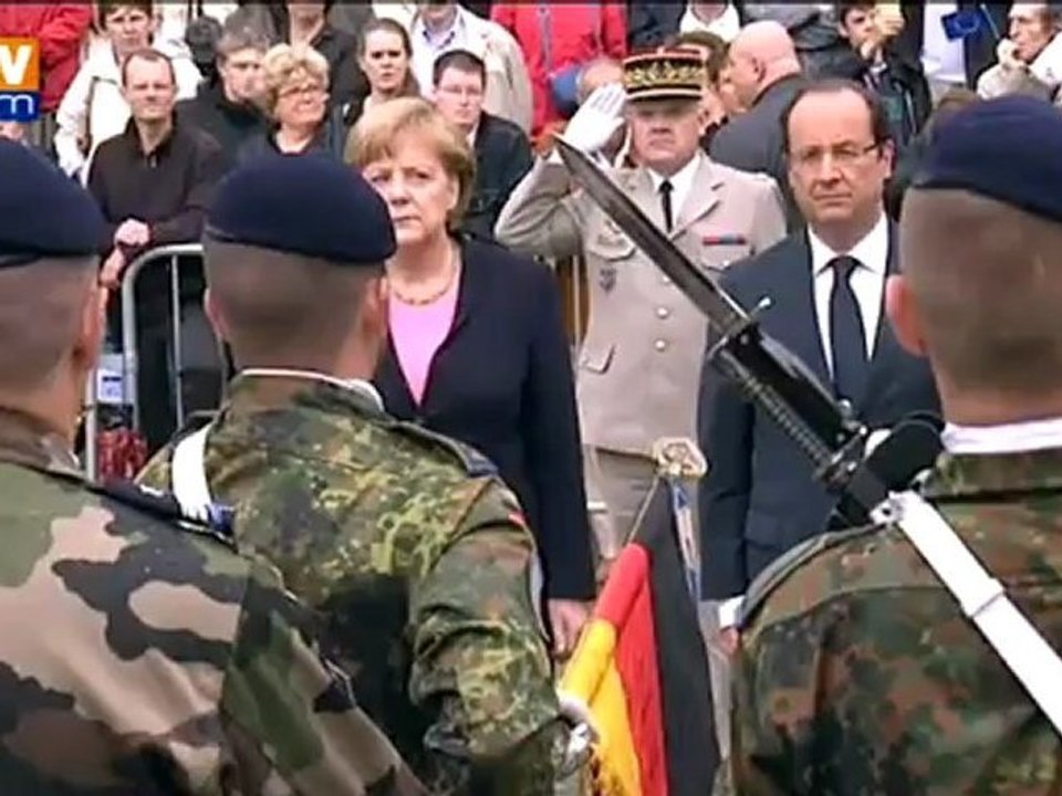 Hollande et Merkel célèbrent l’amitié franco-allemande à Reims