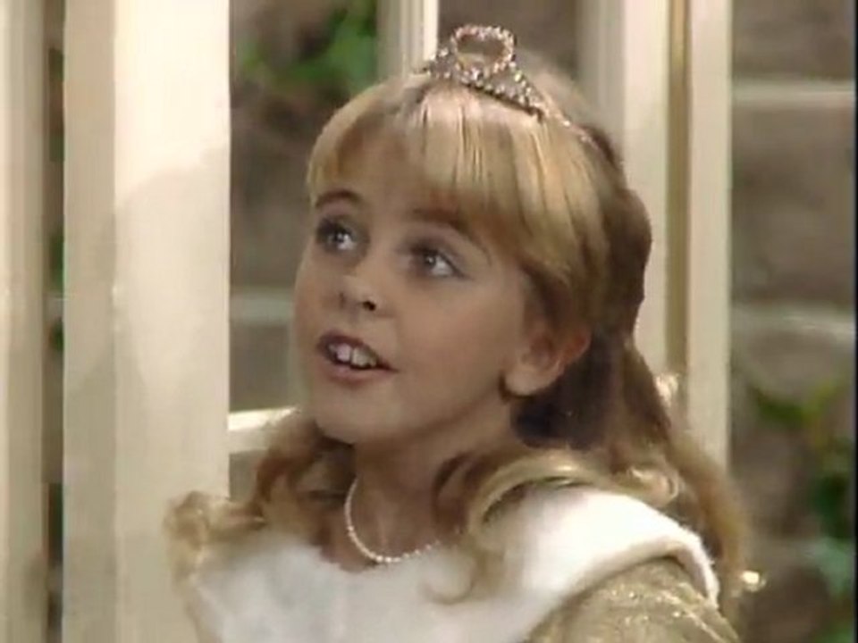 Nicole Rosselle in Charles in Charge - video Dailymotion