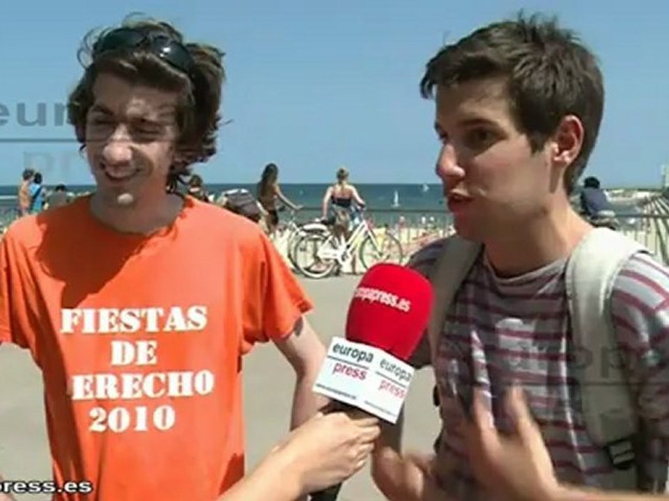 Las playas de Barcelona se llenan de gente