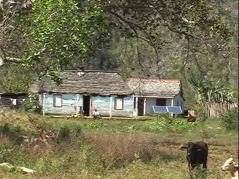 LE SOLEIL NOUVEAU PETROLE DE CUBA? DOCUMENTAIRE ENERGIES RENOUVELABLES - El sol nuevo petroleo de Cuba? Français/Español