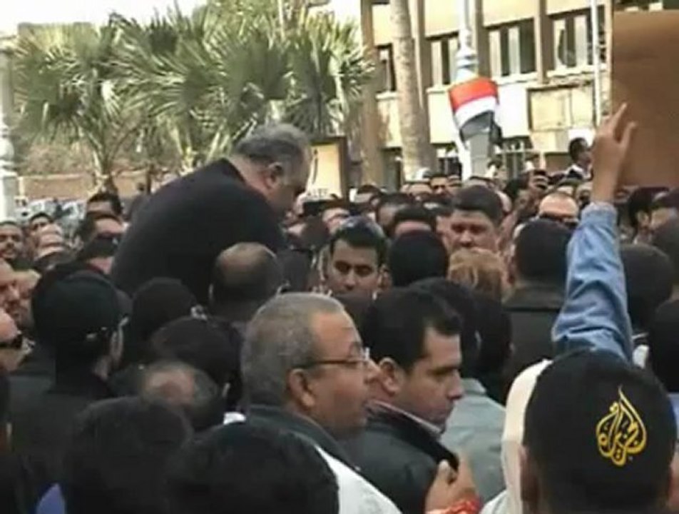 دعوة لتشكيل حكومة متخصصين انتقالية