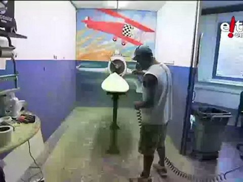 Mikel Agote, Shaper de Pukas, nos enseña la fábrica de tablas de Surf