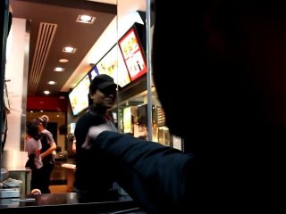 Commander au McDo en rappant