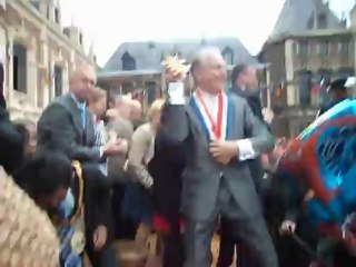 Rigodon de Gayant 2012 & le traditionnel lancé de BONBONS !...