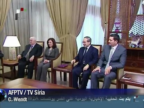 Annan se reúne com Assad