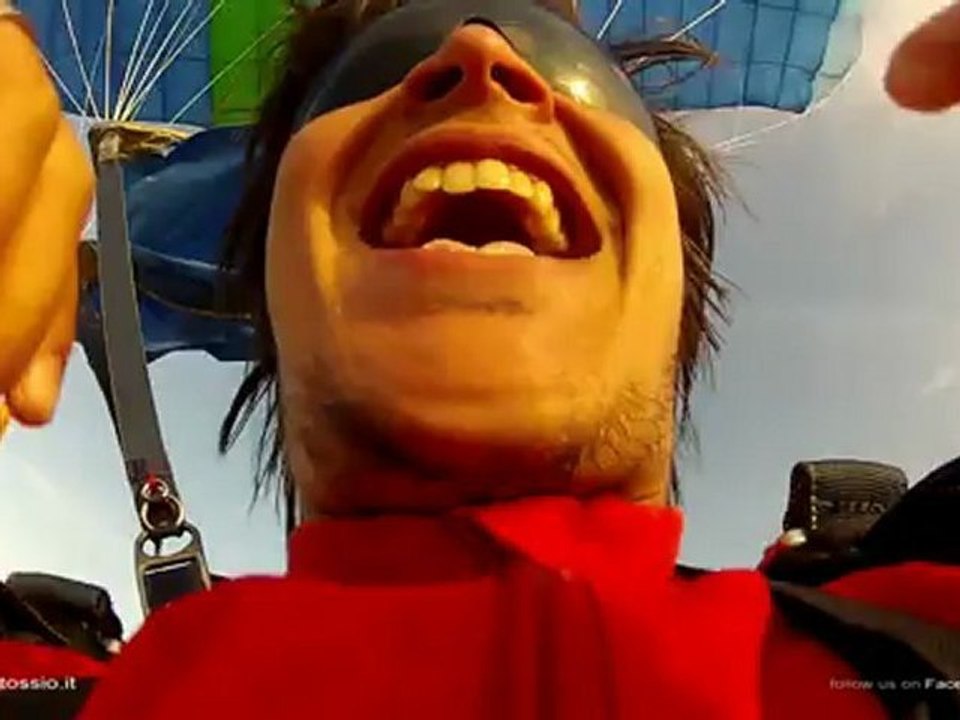 Luca Bertossio Skydive with UPnGO by GoPro Hero 2 HD