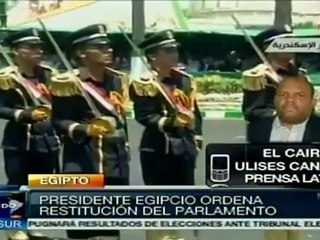 Mohamed Mursi ordena restituir el Parlamento