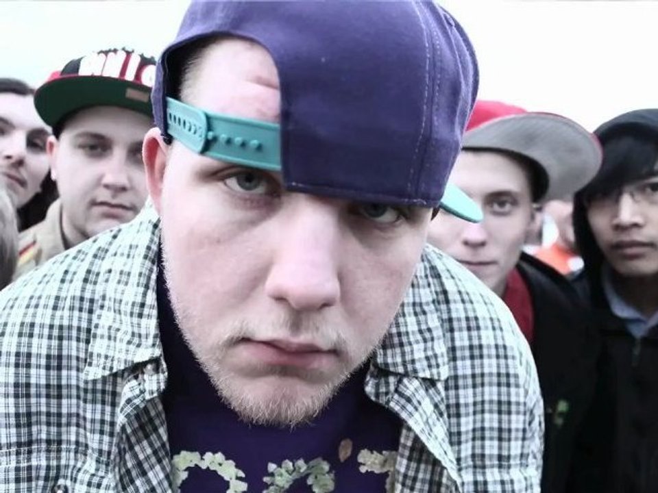 Sizzle - "OUT HERE GRINDIN'" OFFICIAL VIDEO