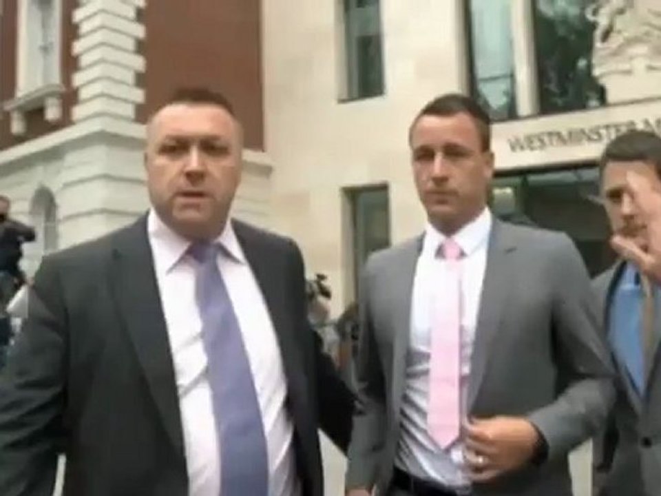 Ferdinand sagt gegen Terry aus