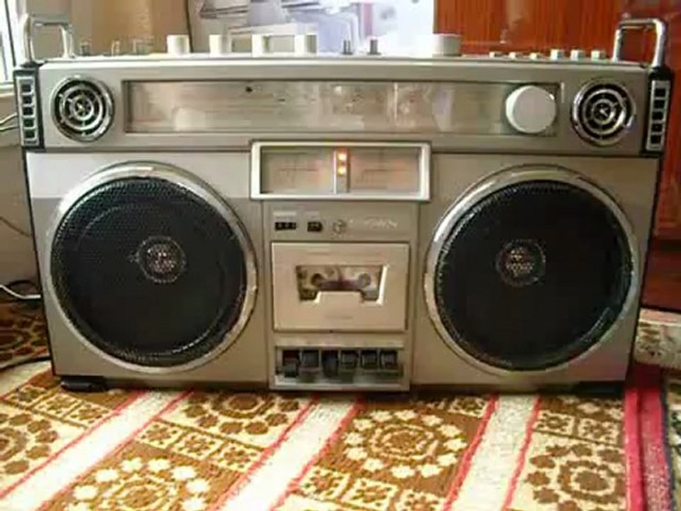 Crown CSC 850 Ghettoblaster Boombox Tape Test,Sound Test