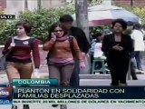 Población civil se solidariza con desplazados colombianos