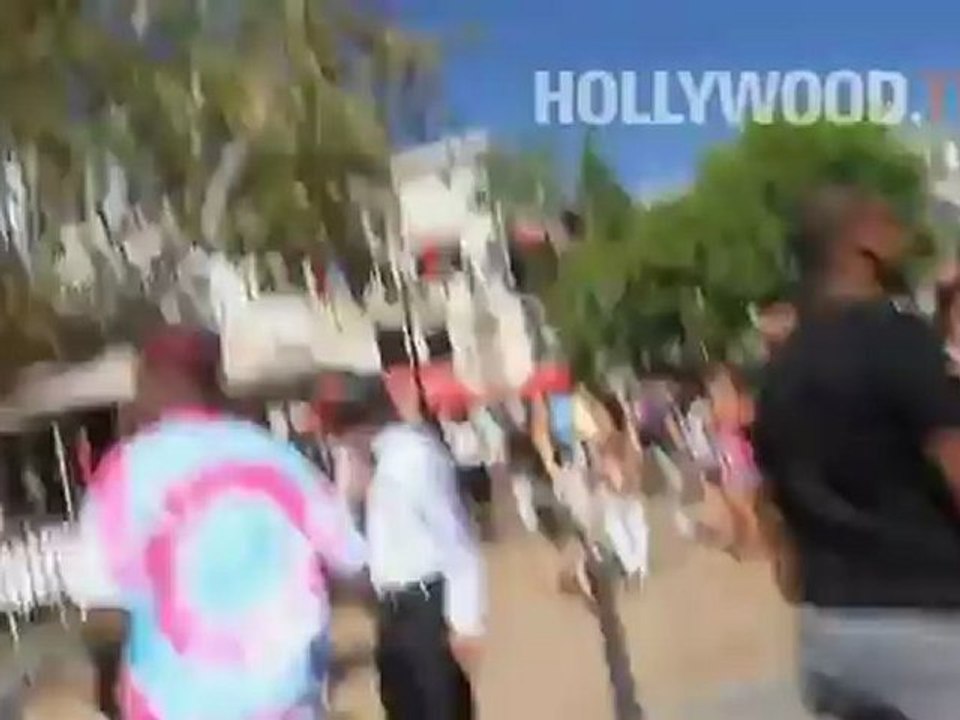 Tyler el Creador expulsado de El Grove para andar en monopatín! - Hollywood.TV