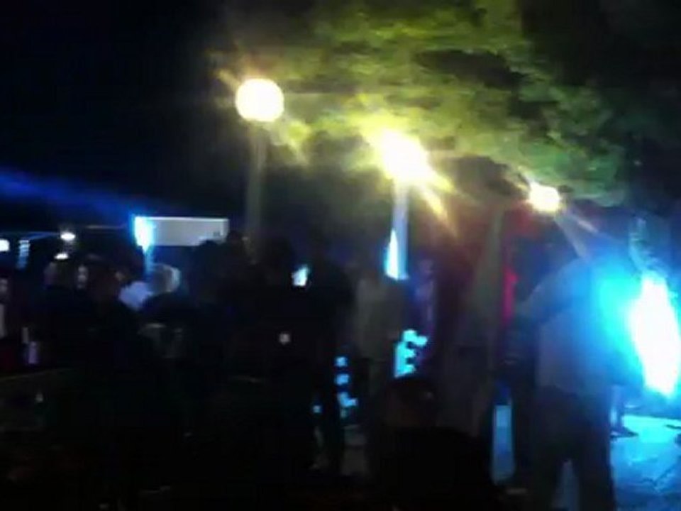 sokak partisi temmuz 7 si Resimli Bar'da.