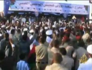 القذافي يريد هدنة لمعالجة الأزمة