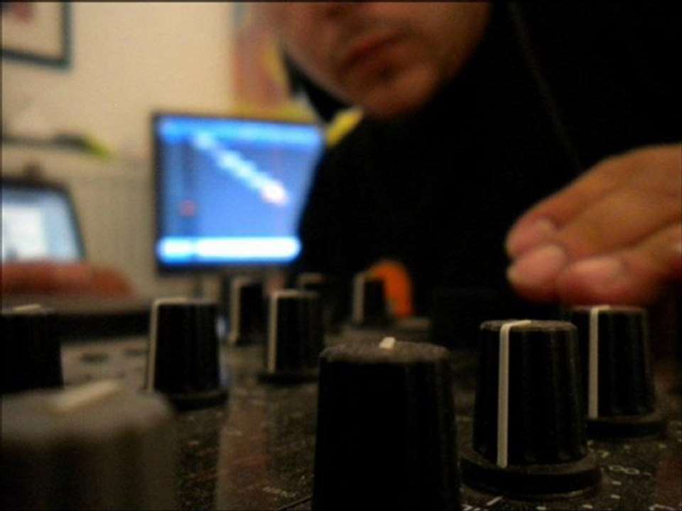 Greek Beat Mix June 2012 By D.Noiz