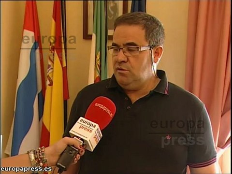 Dimite alcalde por no poder pagar deudas