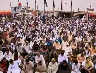 الأباتشي التابعة للناتو ضد أهداف تابعة  لكتائب القذافي