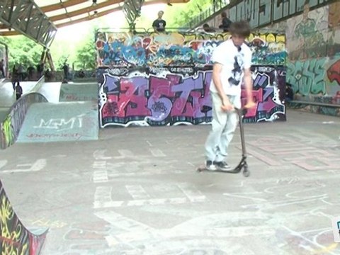 Trotinette Freestyle: le fakie