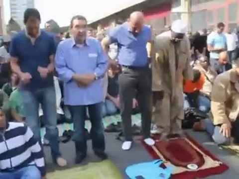 Appels à la haine en plein Paris lors de la prière interdite du 16 septembre 2011