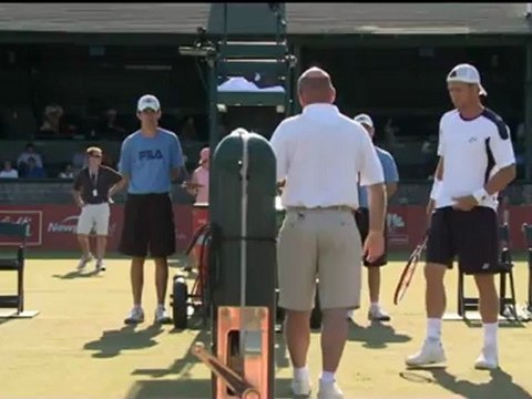 Hewitt distrugge Pospisil - Newport, 1° turno