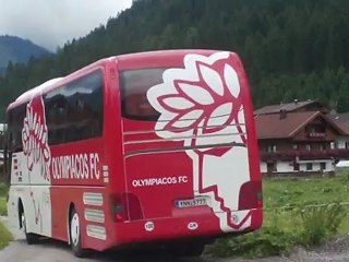 Η αποστολή του Ολυμπιακού επιστρέφει στο ξενοδοχείο (11/7)