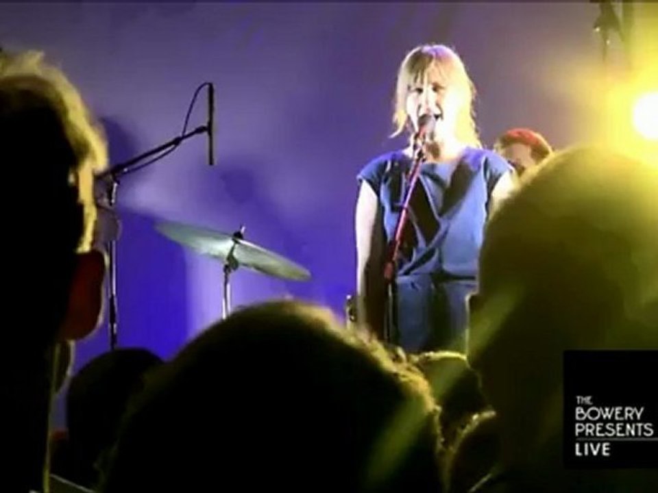 Dirty Projectors - Beautiful Mother (Live in Brooklyn)