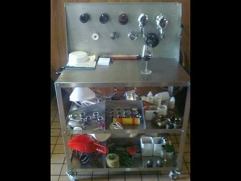 SCM ACCATASTATORI PER BOTTI BARRIQUES TONNEAUX ACCATASTATORE IMPILATORE SUPPORT BARRIQUES Edelstahl-Fasslager für Barrique WINE BARREL RACKS EQUIPMENT FOR BARRELL Suisse France Allemagne Materiale enologico in acciaio inox Tavoli tavolini pedane pallet