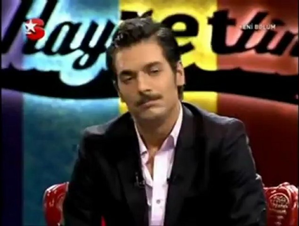 Hayrettin'in 1000 Göğüs Elleme Denemesi - www.resimdir.net