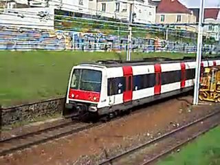MI84 en direction de la gare de Val de Fontenay sur la ligne A du RER