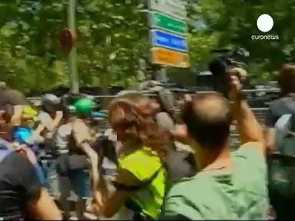 "Siamo tutti minatori". Spagna in piazza contro i nuovi...