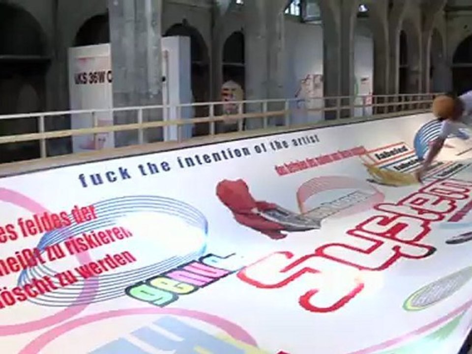 Flash CAPC / séance photos de David Manaud sur l'oeuvre de Michel Majerus "If you are dead, so it is"