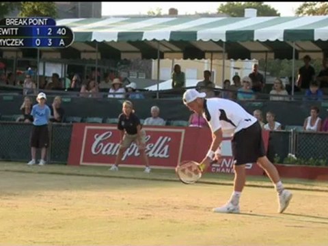 Hewitt batte Smyczek - Newport, 2° turno