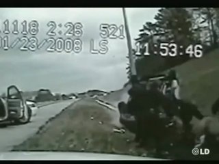 5 policías de EE.UU propinan una paliza a un hombre inconsciente