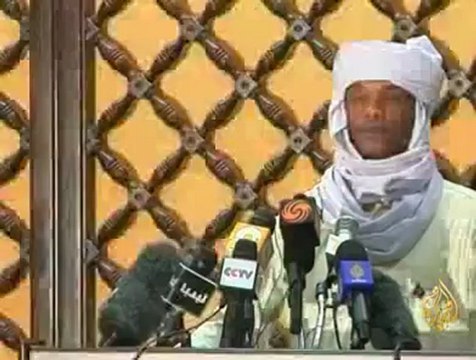 تواصل القتال بين الثوار وكتائب القذافي في الدافنية