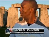 JO 2012 - Johnson porte la flamme à Stonehenge
