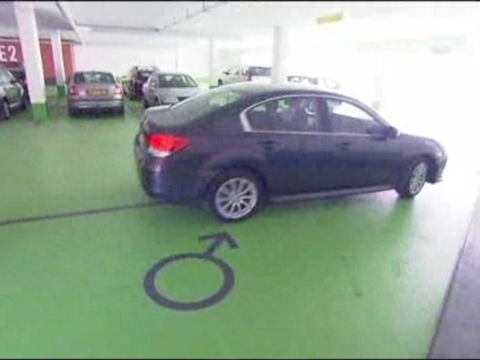 Des places de parking interdites aux femmes