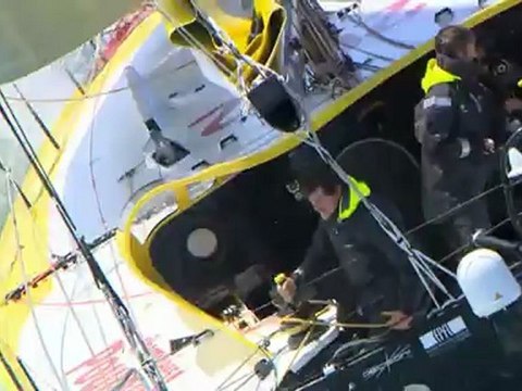 Bernard Stamm sur Cheminées Poujoulat : navigation en mer d'Iroise - Vendée Globe 2012-2013