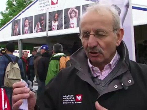 Tanguy De Lamotte pédale pour Mécénat Chirurgie Cardiaque aux 24H du Mans