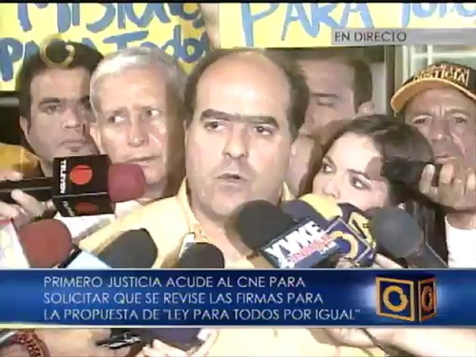 Exigen al CNE que valide las firmas recogidas p...