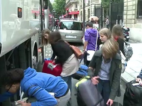 Départ des Jeunes socialistes français pour le camp d'été des Jeunes socialistes européens en Croatie