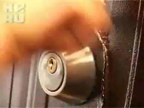 Çin malı çelik kapı. İzlemenizi tavsiye ederim