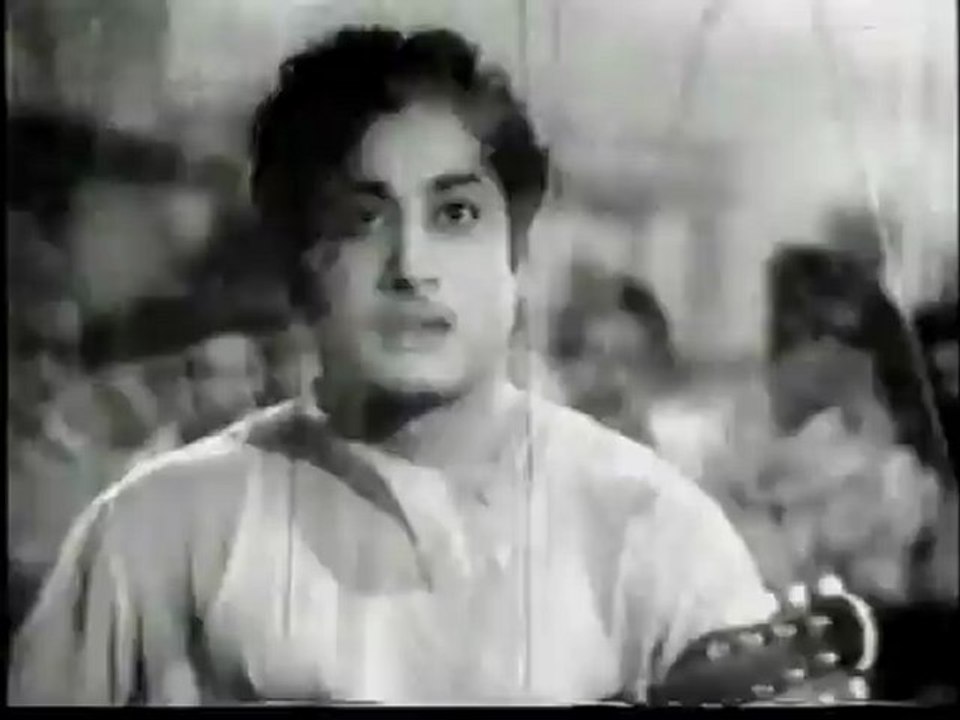 Sivaji Ganesan, Padmini, Savitri - Nadodi Koottam - Amara Deepam - Tamil Classic Song