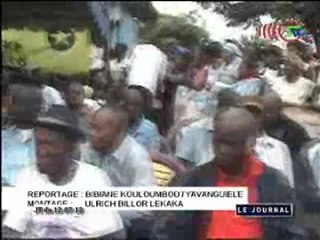 Le candidat indépendant Chrsitian Roger Okemba face à ses sympathisants de Djiri 2