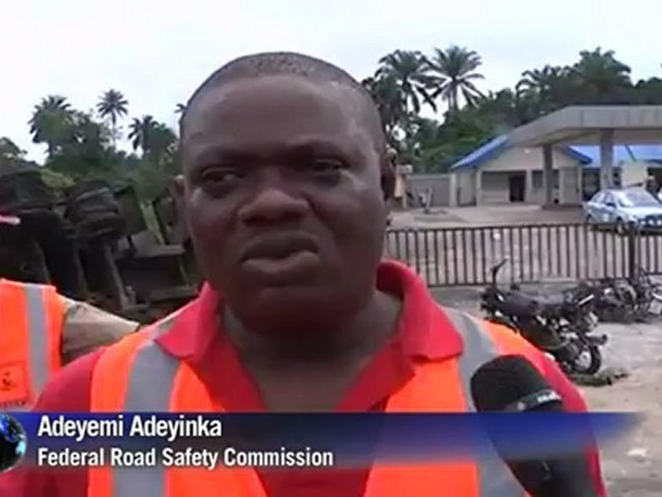 Nigeria oil tanker fire kills more than 100