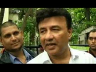 Surendra Pal and Anu Malik Attend Dara Singh's Funeral
