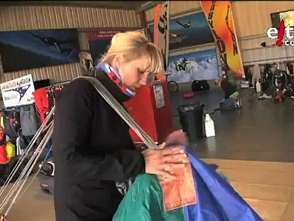 Visitamos una escuela de paracaidismo