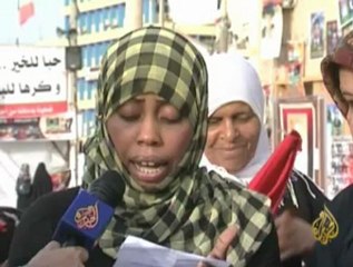 تعدد المبادرات والمطالبة برحيل معمر القذافي