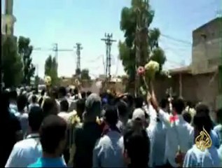 إضراب يشل مدناً عدة في سوريا بعد أحداث حمص