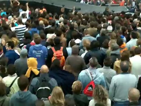 Francofolies 2012 - Jour 2 | Dionysos et sa perceuse sans fil !